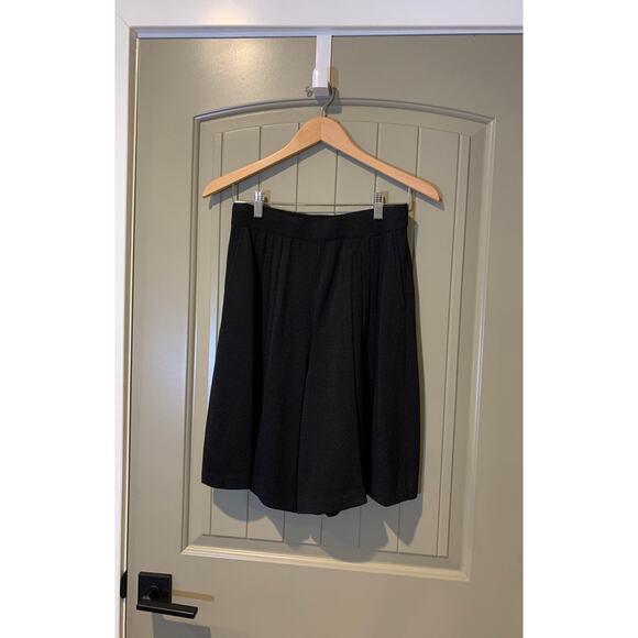 St. John Bermuda Culottes Shorts - Picture 2 of 7